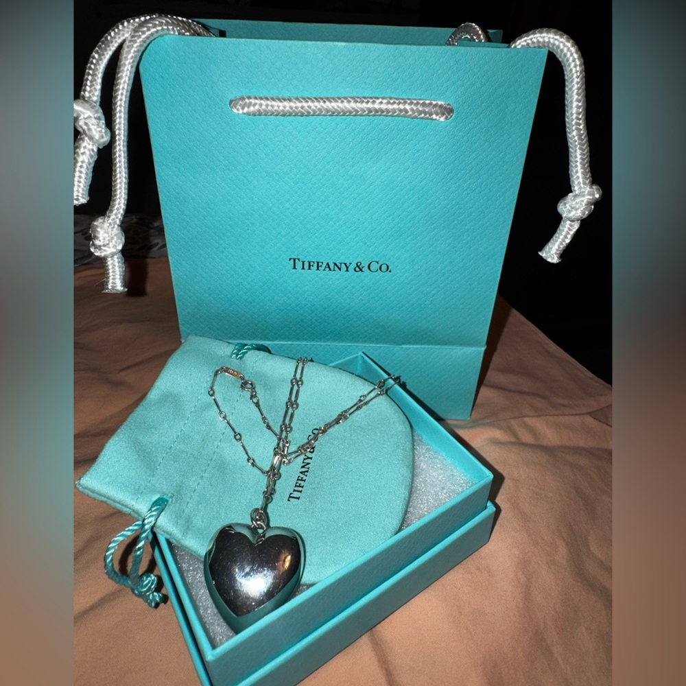 ❤️TIFFANY & CO. PUFFED HEART NECKLACE ❤️ - Picture 2 of 10